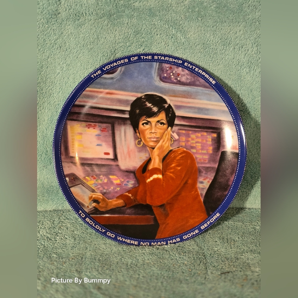 Vintage Star Trek Lt. Uhura Collector's Plate By E. Hamilton Collection